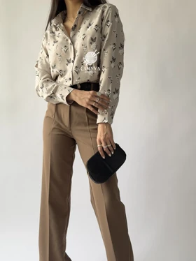 شومیز گل‌دار کرم