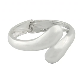 دستبند زنانه مدل آغوش