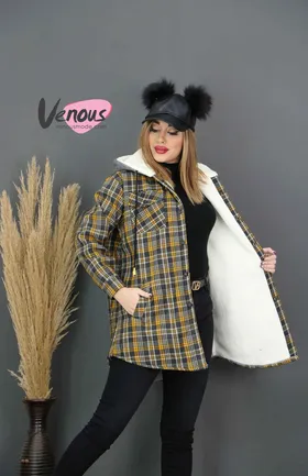پالتو چهارخونه داخل ببعی