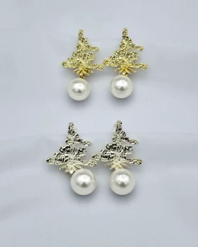 گوشواره درخت کاج