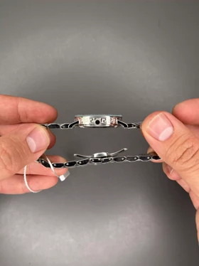 ساعت مچی ورساچه دورحکاکی بند سیلور صفحه آبی Versace