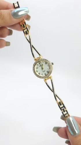 ساعت مچی زنانه مجلسی EHHE نگین‌دار با موتور کوارتز