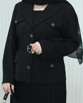 کت و دامن پلیسه