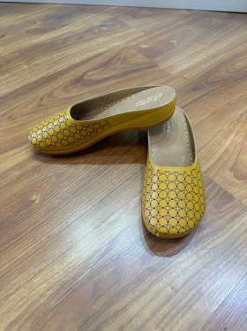 صندل طبی زنانه صحرا مدل جلوبسته نگینی