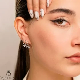 گوشواره میخی شوپینگ قلب سفید