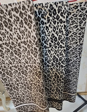 روسری پلیسه پلنگی حاشیه‌دار زنانه دخترانه