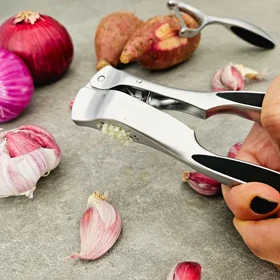 سیر له کن دسته بادامی شنگیا