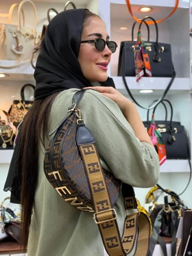 کیف فندی قایقی دخترانه دستی و دوشی (فندی قهوه ای پارچه ای)