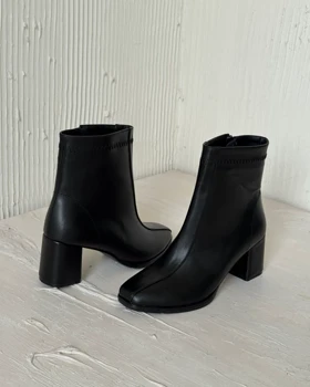 نیم بوت مشکی کد 1200137