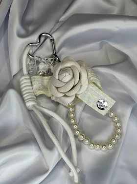 چارم بگ گل رز