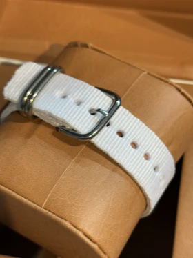 ساعت جی شاک2100بند برزنتی سفید