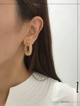 گوشواره حلقه‌ای گوی توری نگین‌دار