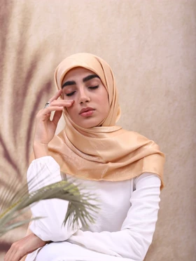 روسری ساتن ابریشم کرم نخودی