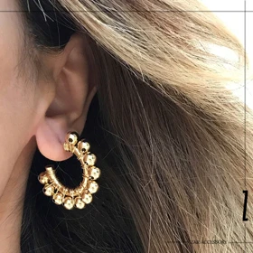 گوشواره زنانه نیمه حلقه دور گوی