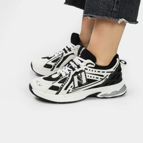 کفش و کتانی زنانه مدل نیوبالانس NEWBALANCE رنگ سفید مشکی کد M1715