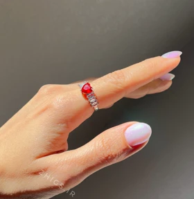 انگشتر زنانه قلب قرمز و نگین مارکیز