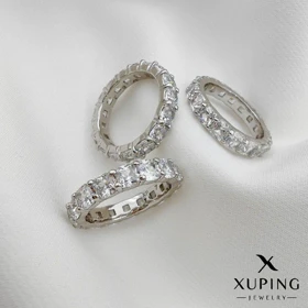 انگشتر نقره‌ای زنانه با نگین‌های اتمی – Xuping