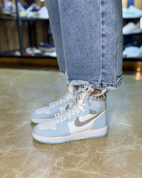 کتانی ساق‌دار زنانه جردن 1 (ولنتینو)