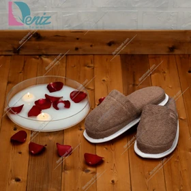 دمپایی حوله ای طرح کرالیچ رنگ شکلاتی