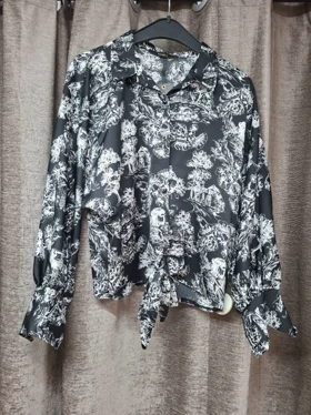 شومیز جلو دکمه گره‌ای