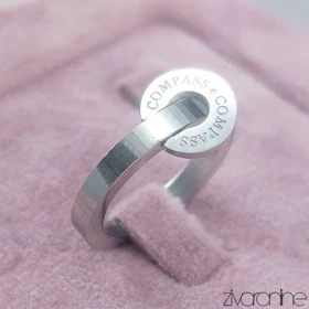 انگشتر زنانه با آویز کامپس نقره ای 30157