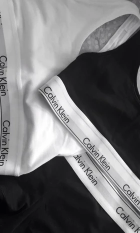 ست زنانه کلوین کلین Calvin Klein (نیم‌تنه و شورت)