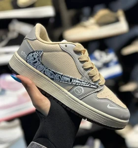 کتانی زنانه ترویس دیور طوسی کرم