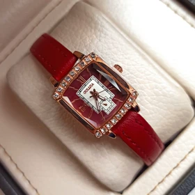 ساعت مچی زنانه برند اولیجیا بند چرمی چری عدد رومی بند دور دوخت