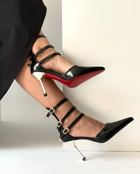کفش پاشنه‌دار آکوا