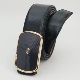 کمربند مردانه چرم مصنوعی (فوم) دور دوخت با سگک استیل شیشه‌ای کد 30603س (مشکی سگک مشکی طلایی مستطیل)