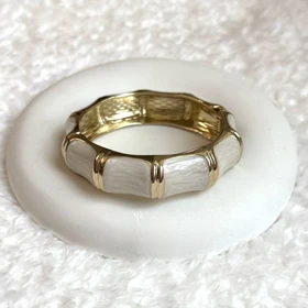 بنگل عاجی صدفی با قاب طلایی