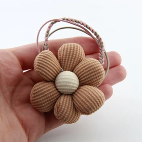 کش مو دخترانه مدل گل 6 برگ (قهوه‌ای)