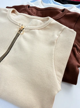 کراپ تاپ کبریتی آستین نصفه یقه گرد نیم زیپ