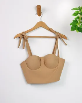 تاپ زنانه نیم‌تنه کاپ‌دار