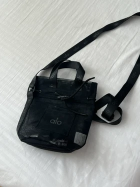 مینی‌بگ اسپرت زنانه الو یوگا Alo Yoga مدل Sheer Duffle