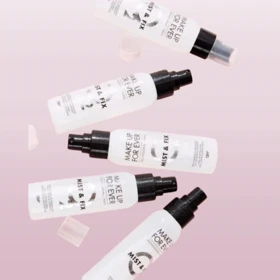 اسپری فیکساتور آرایش تثبیت‌کننده و درخشان‌کننده میکاپ فوراور, مدل Mist & Fix حجم 100 میلی‌لیتر