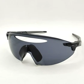 اوکلی BLACK 009407