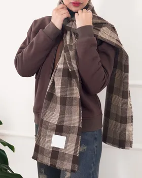 شال‌گردن طرح‌دار پاییزه نخ zara