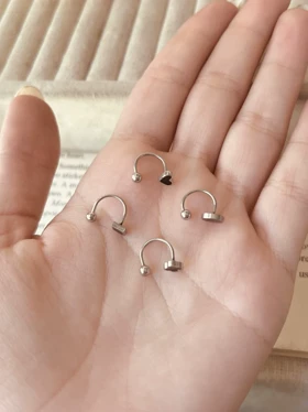 پیرسینگ نعلی مشکی گوش ml