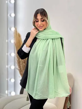 شال پلیسه منگوله‌دار