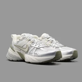 نایکی وی تو کی سفید پسته ای Nike V2K Run White Light Green