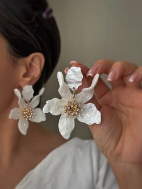 گوشواره گل بزرگ