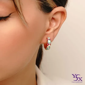 گوشواره حلقه‌ای میناکاری طرح الماس با روکش طلا برند YSX