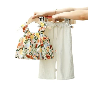 ست تاپ گل‌دار و شلوار بندی