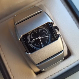 ساعت مچی اسپرت بند پلیمر سیلور قفل پروانه‌ای +جعبه و باطری