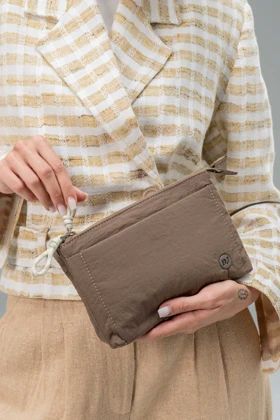 کیف دوشی زنانه برزنتی بدون دسته دیوید جونز DAVIDJONES (خاکی)