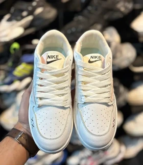 کتانی زنانه ترویس نورث فیس سفید صورتی