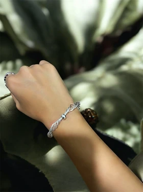 بنگل زنانه پیچکی کد 3332028