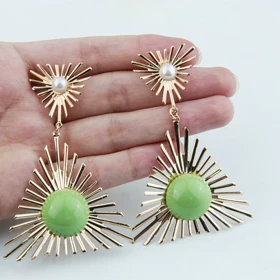 گوشواره زنانه مدل خورشید زمردین