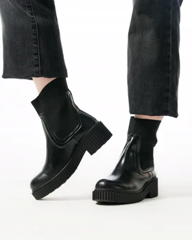 نیم بوت زنانه استرادیواریوس مدل Stradivarius Flat Ankle Boots - BTB95_2